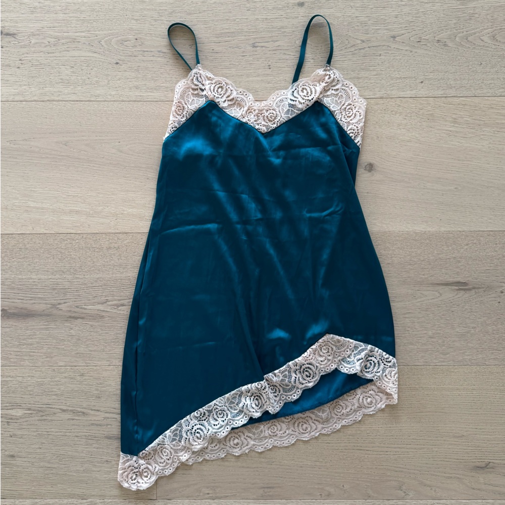 Elegant Teal and Cream Lace Trim Chemise